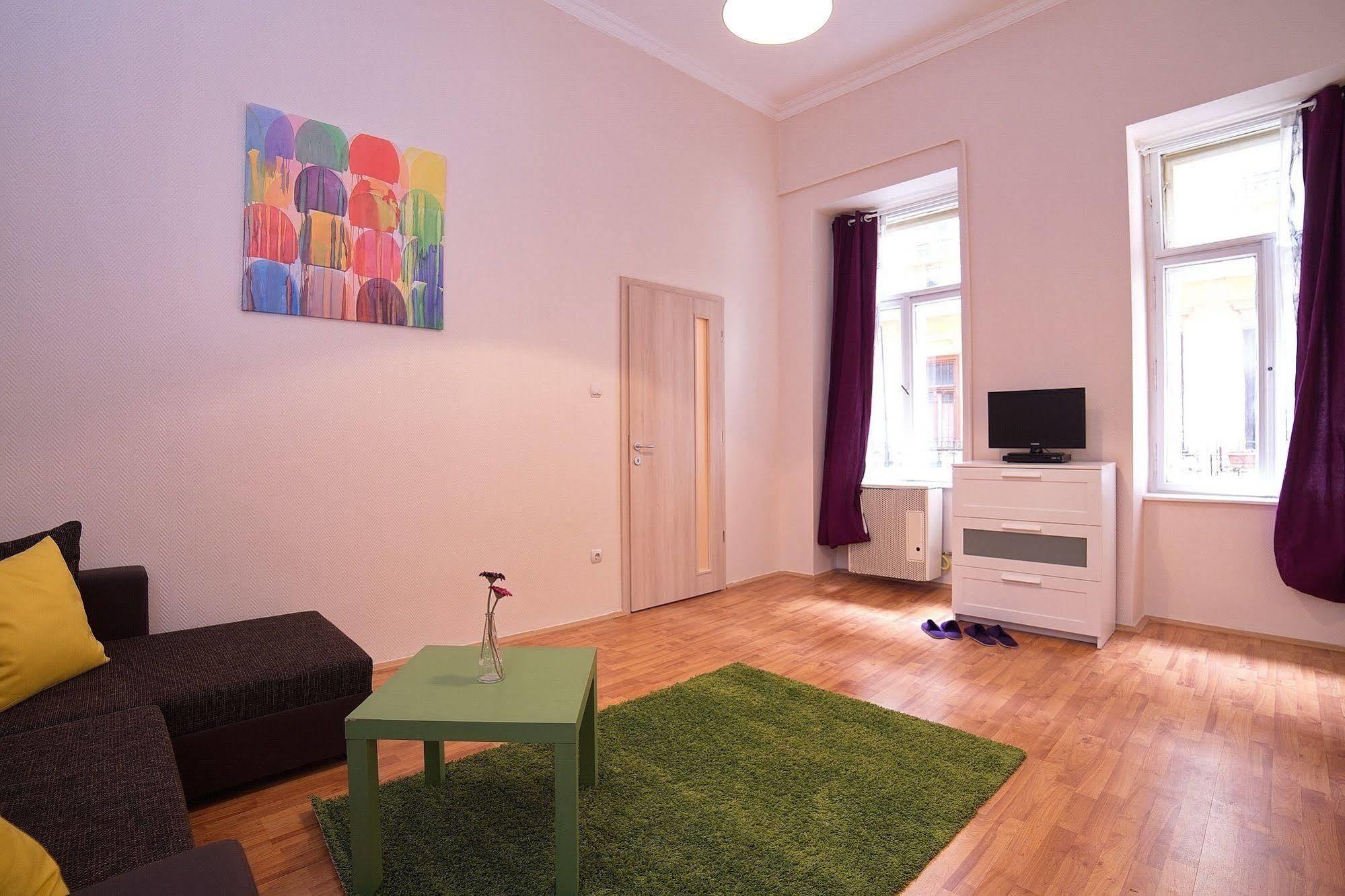 Opera Guesthouse Budapest Exterior photo